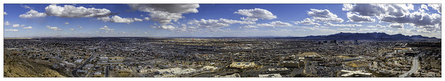 El Paso, Texas and Ciudad Juárez, Mexico - 2.7 Million People