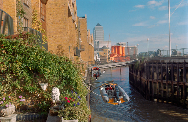 River Thames, flats, Limehouse, Tower Hamlets, 1991, 91c12-03-52
