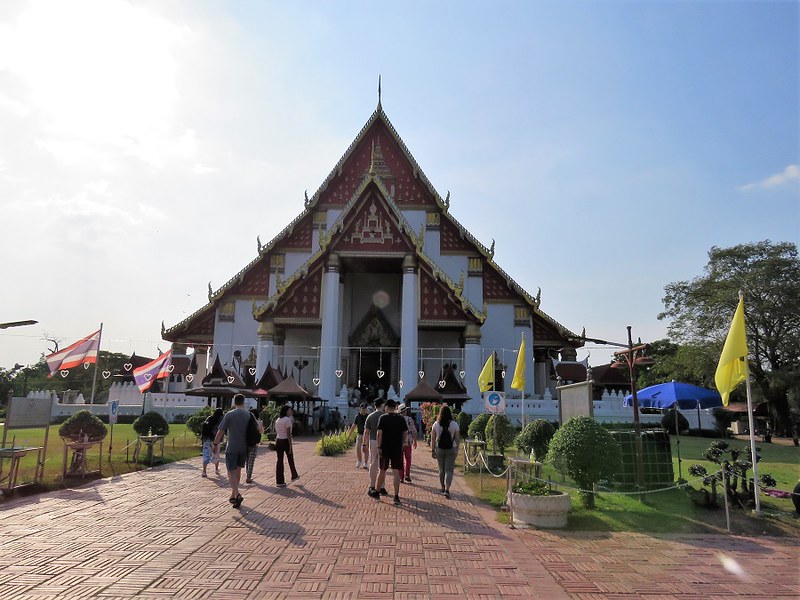 Wihan-Phra-Mongkhon-Bophit