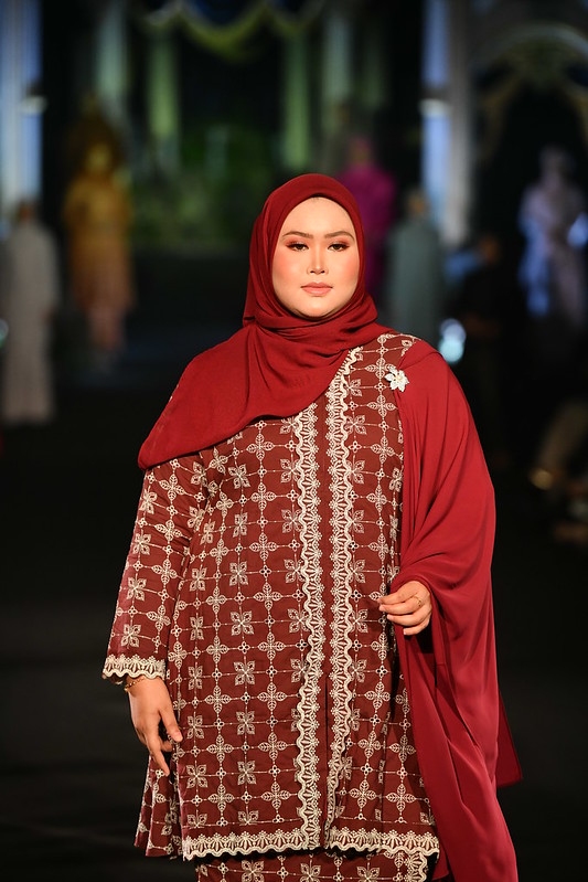 Pertunjukkan Fesyen Koleksi Raya Hijabistahub &Amp; Soultan Royale Night