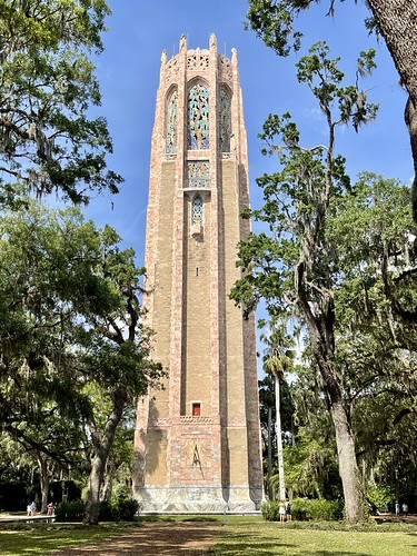 Bok Tower. Lake Wales, Florida. Built in 1927-29 using the Art Deco Style. A National Historic Landmark. | by devtmefl