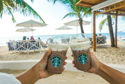 Starbucks on the beach หาดบางเทา ภูเก็ต
