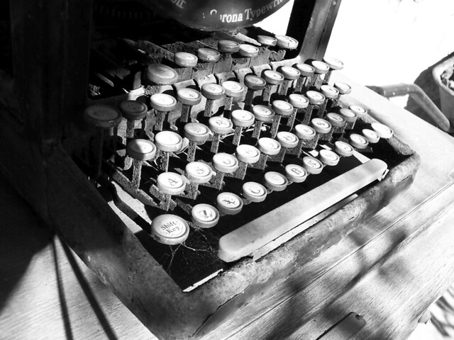 typewriter c1927 - B&W