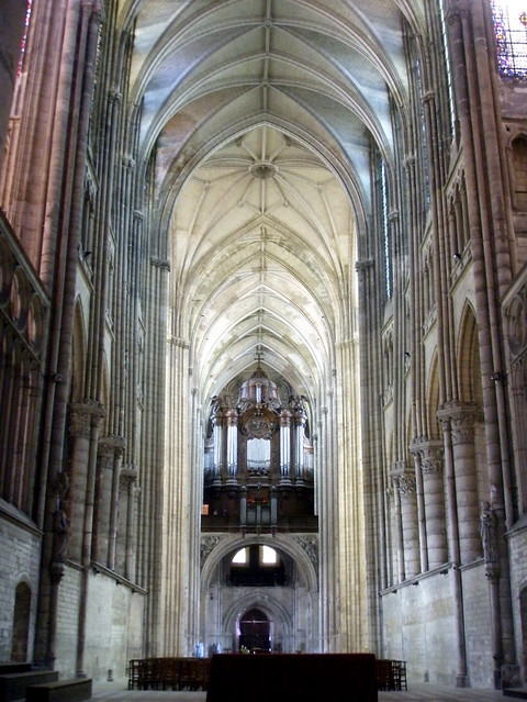 St Quentin nave