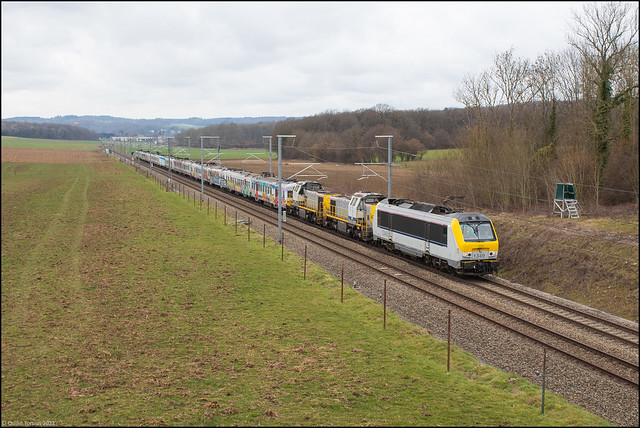 NMBS HLE 1349 + 7763 + 7749 // Transport 14933 // Namur, Rte Militaire // 5 maart 2023