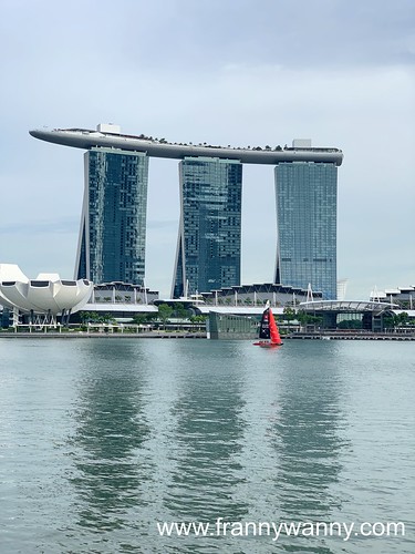 singapore__8270