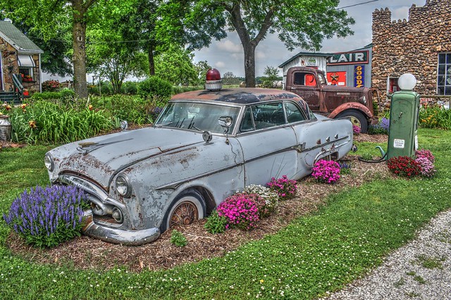 1953 Packard Mayfair hardtop, now used as a lawn ornament @ Historic Route 66, Gary's Gay Parita gas station - Paris Springs, Missouri