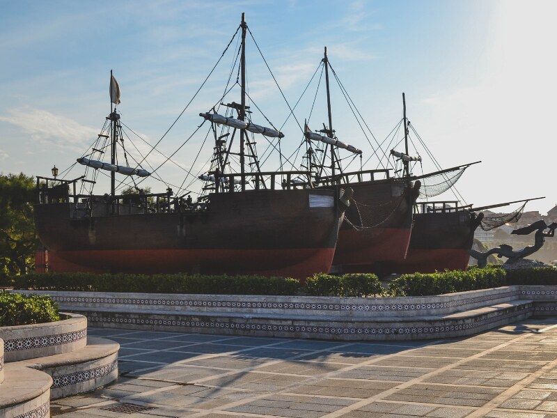 Replicas of the three ships that Columbus left with towards America