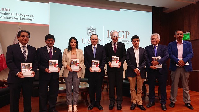 Luis Carranza Ugarte, ex Ministro de Economía e investigadores del Instituto de Gobierno y Gestión Pública de la USMP presentaron libro sobre infraestructura como propuesta para el desarrollo integral del país