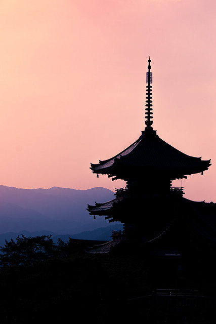 Kiyomizu-dera in the Golden Hour: An Enchanting Silhouette of Serenity