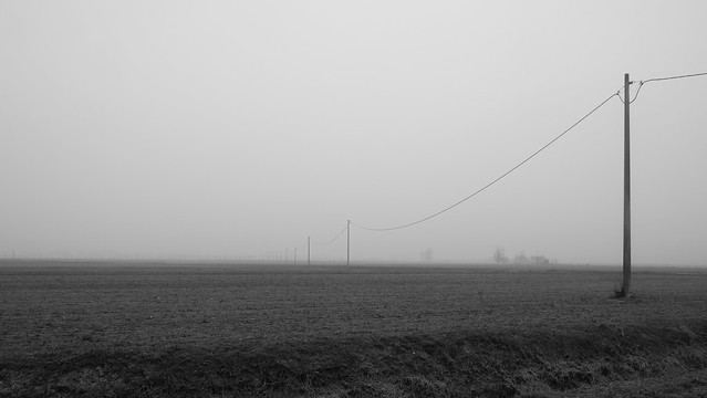 Power disappears in the fog (Serie colors of the Po-plain)