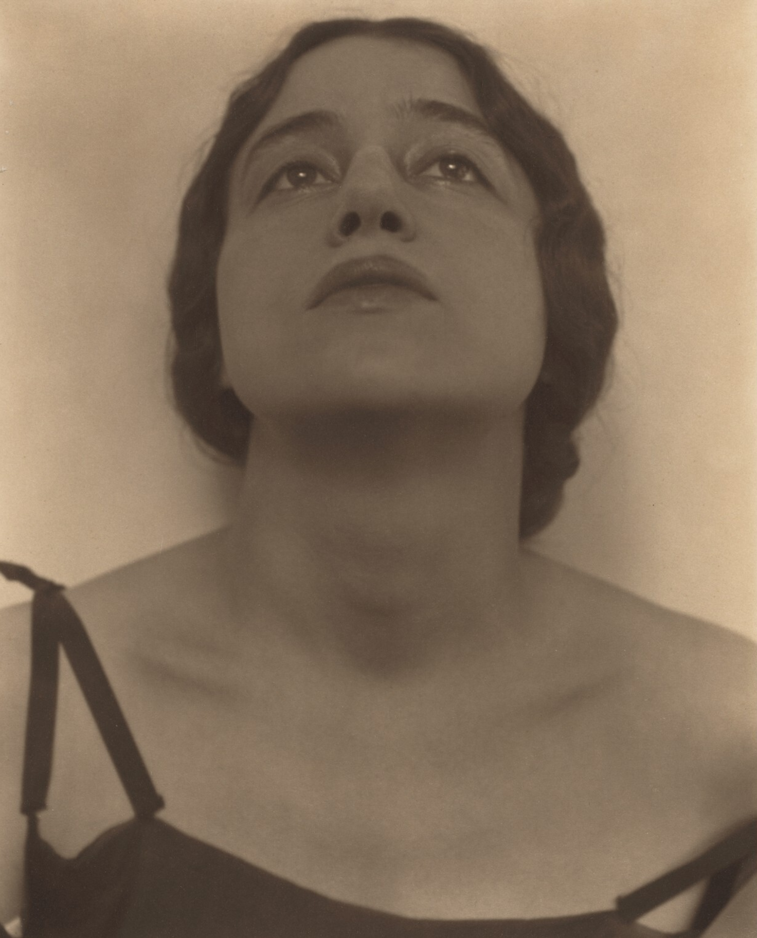 Alfred Stieglitz :: American stage actress Helen Freeman (1886 – 1960), 1921. Palladium print. | src NGA (The Key Set · National Gallery of Art)