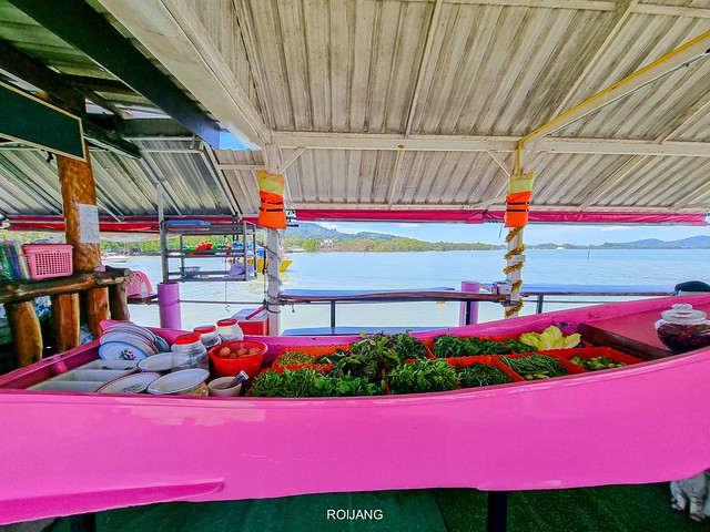 Pink Boat ขนมจีนวิวทะเล ภูเก็ต