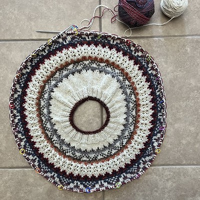 This progress shot of my Northerly by Caitlin Hunter is from Tuesday. I am using The Fibre Co. Arranmore Light in St Claire, CC2 is Schoppel Wolle Zauberball Starke 6 in 2092, CC1 is Schoppel Wolle Edition 3 in 2299!