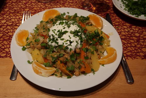 "Karotten-Süßkartoffel-Tajine mit Fenchel und Weißkraut" (mein Teller)