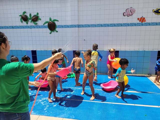 Grupo 3C-Muita diversão no banho de mangueira.