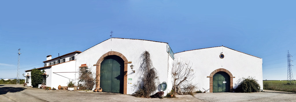edificio exterior aceite de oliva en Molino de Zafra Badajoz
