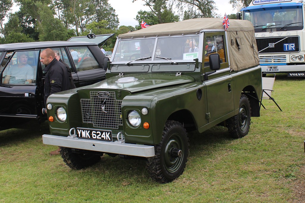 246 Land Rover (Series IIA - Facelift) (1971) YWK 624 K