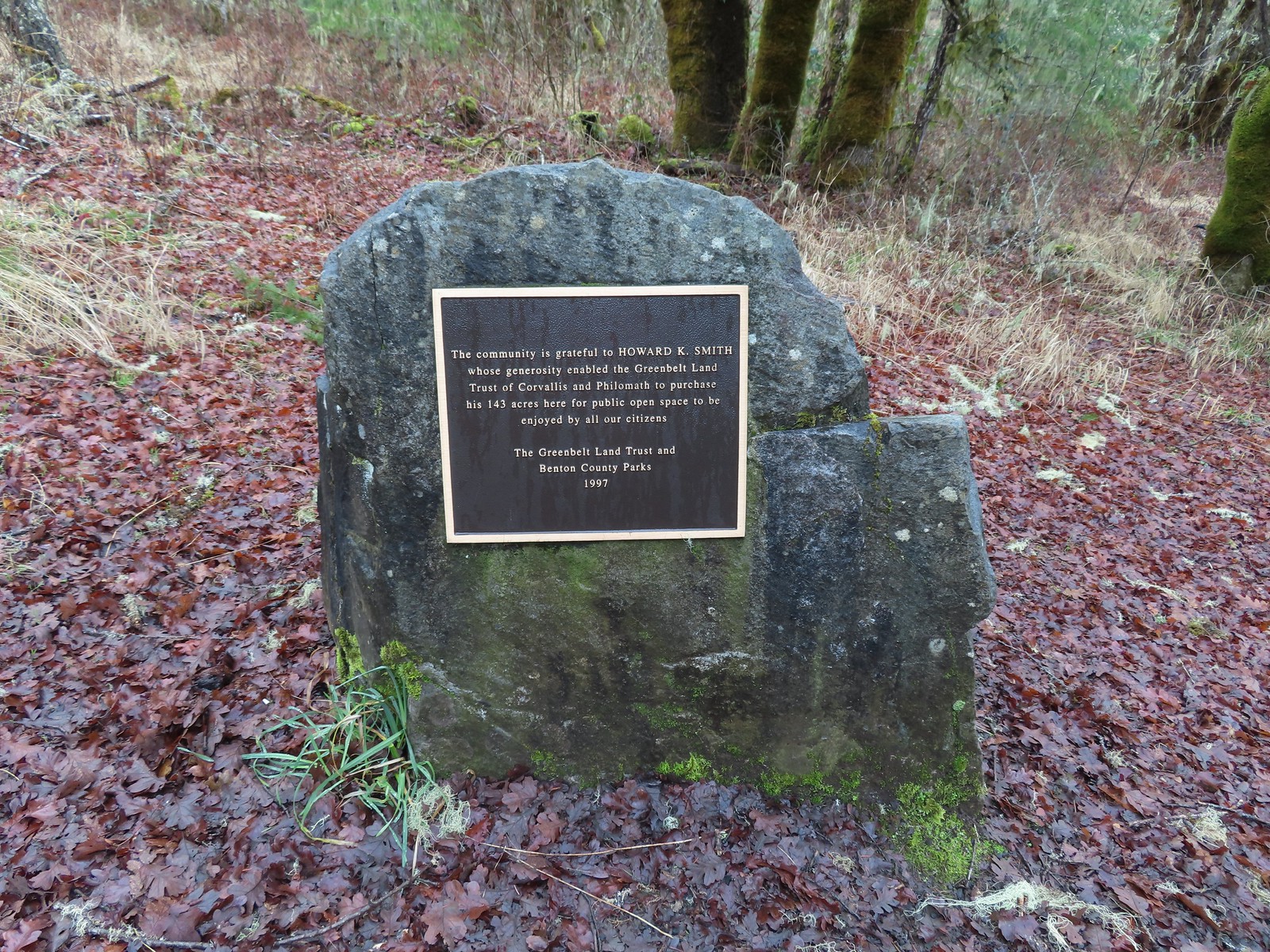 Memorial plaque at Fitton Green