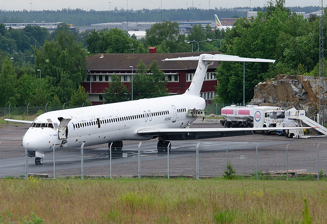 N915MD McDonnell Douglas MD-82 (DC-9-82)