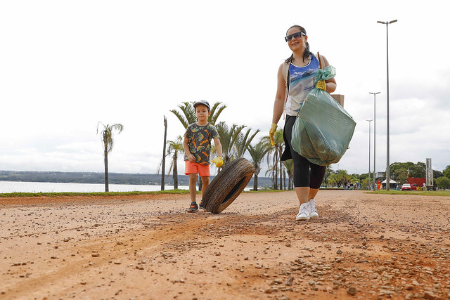 Lago Paranoá recebe ação que concilia atividade física e cuidado ambiental