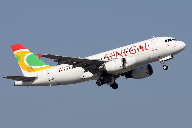 AIR  SENEGAL / Airbus   A 319   6V-AMA / BCN - LEBL / mars 2023