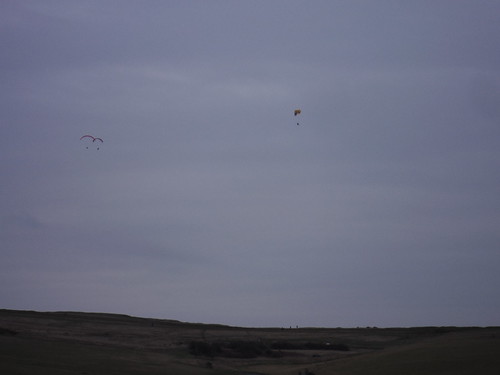 Hang Gliders over Beachy Head SWC403 - Hampden Park to Eastbourne