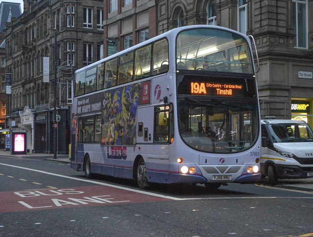 First Leeds - YJ58 RRU (37661) - Route 19A