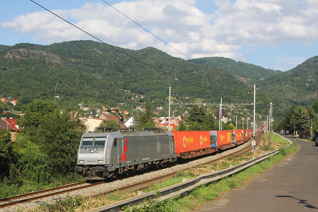 Metrans 186 363-8 bij Vanov op 15-7-2022