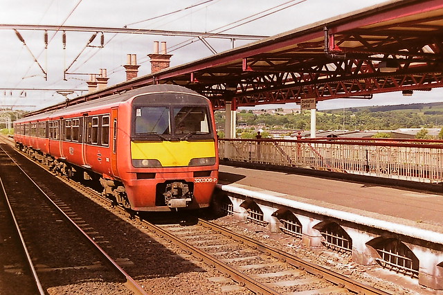 BRITISH RAILWAYS STRATHCLYDE TRANSPORT CLASS 320 ELECTRIC MULTIPLE UNIT 320306