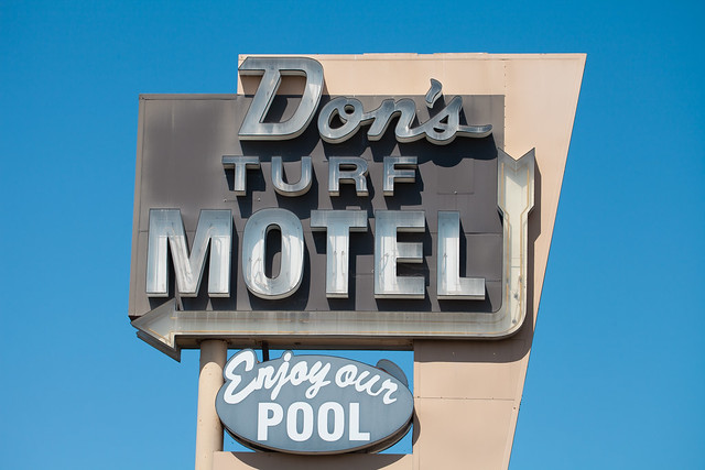 Don's Turf Motel