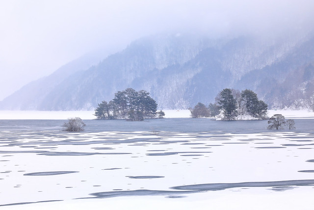 Lake Akimoto as the snow begins to thaw