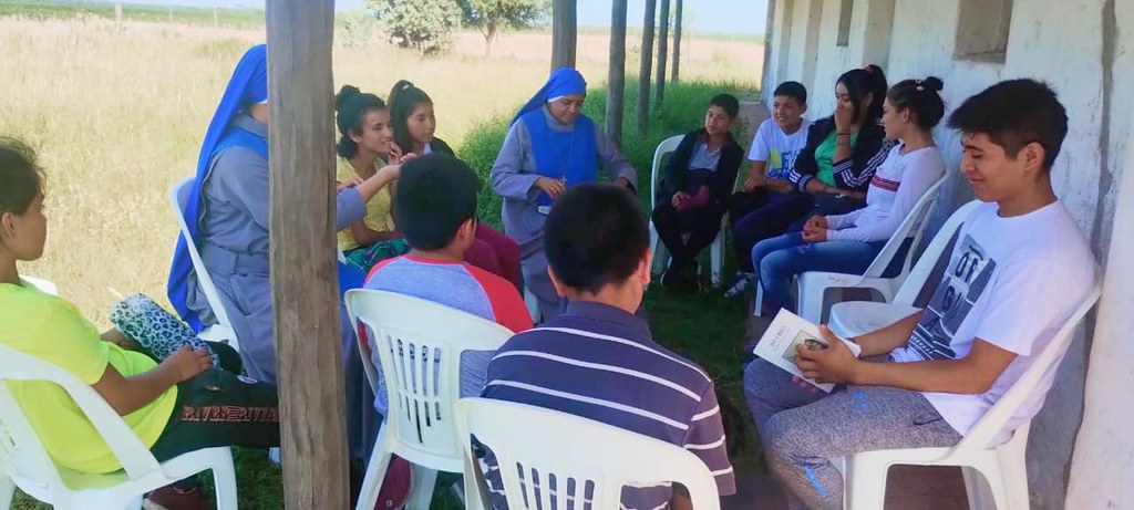 Argentina - Reunión con los jóvenes catequistas en Los Juríes