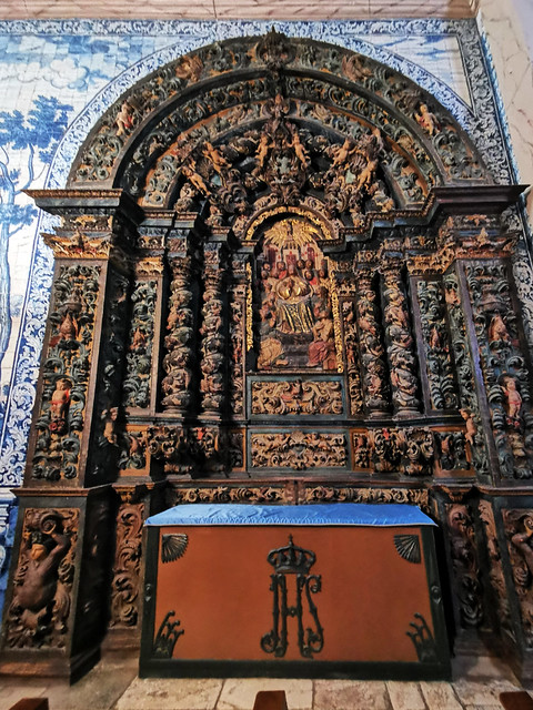 retablo barroco policromado Pentecostés de interior Capilla del Espíritu Santo de la Casa de Misericordia Olivenza Badajoz