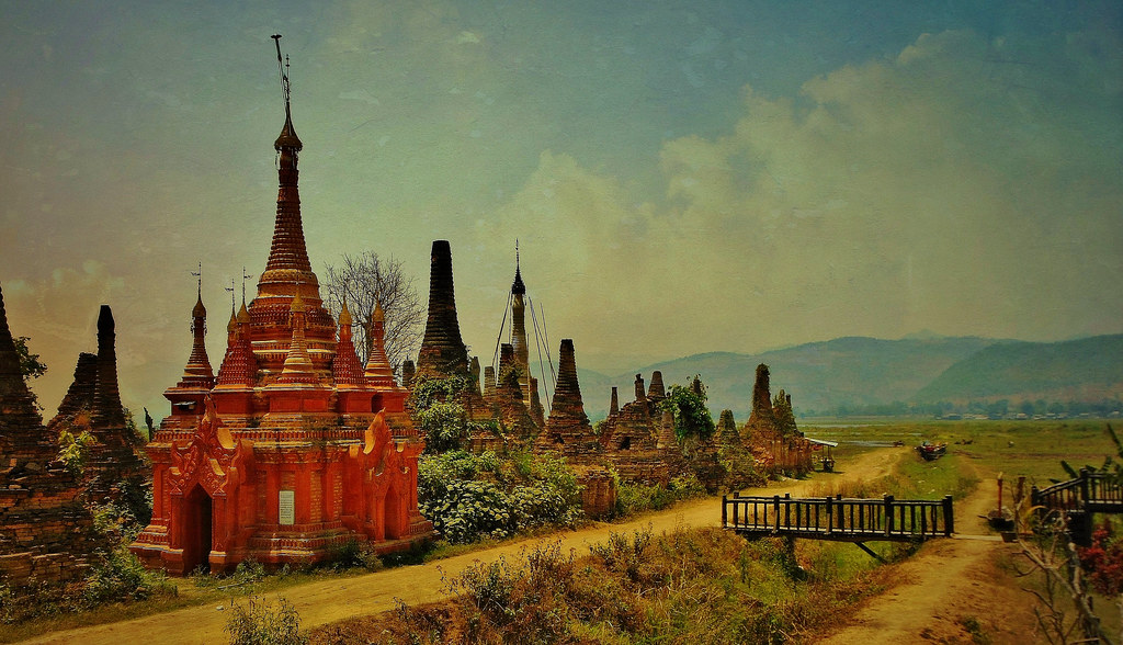 MYANMAR, Burma - rund um den  Inle-See, Stupa-Ruinen in  Sagar (Samkar) 21474