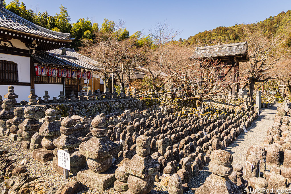 Sai no Kawara, el patio central del complejo del templo Adashino Nenbutsu-ji
