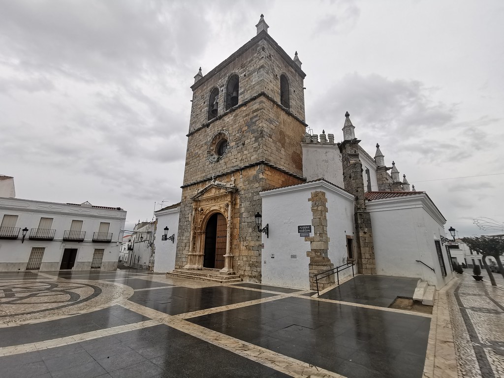 torre portada exterior Iglesia de Santa María Magdalena Olivenza Badajoz 02