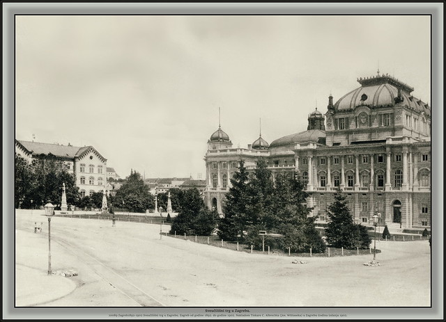 10089 Zagreb1892-1902 Sveučilišni trg u Zagrebu. Zagreb od godine 1892. do godine 1902. Nakladom Tiskare C. Albrechta (Jos. Wittaseka) u Zagrebu Godina izdanja 1902.