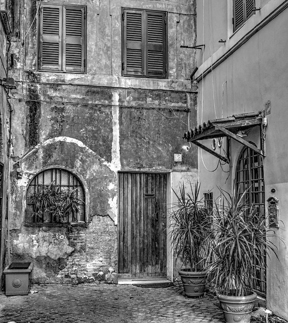 Residential courtyard, Trastevere, Rome.
