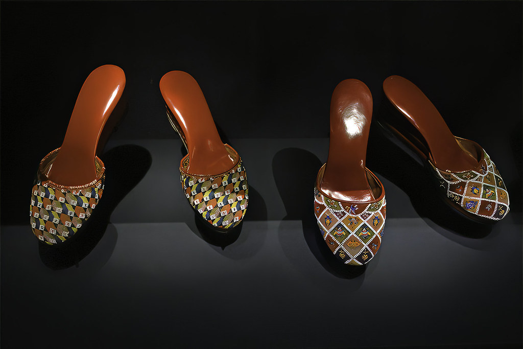 Beaded Slippers | Display at the Peranakan Museum. | Choo Yut Shing ...