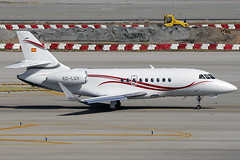 CorporateJets XXI Falcon 2000LX EC-LGV BCN 10/08/2012