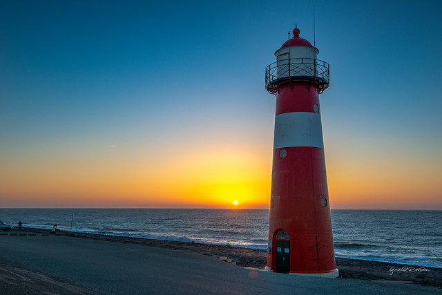 Golden hour at the Westkapelle lighthouse!