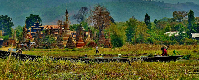 MYANMAR, Burma - rund um den  Inle-See, Stupa-Ruinen in  Sagar (Samkar) 21477