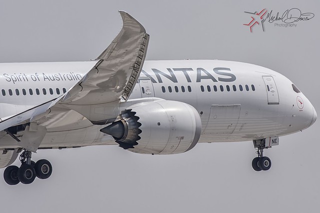 Qantas Boeing 787-9 (VH-ZNE)