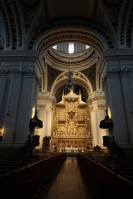 Basilique Notre-Dame-du-Pilier de Saragosse : Vue intérieure