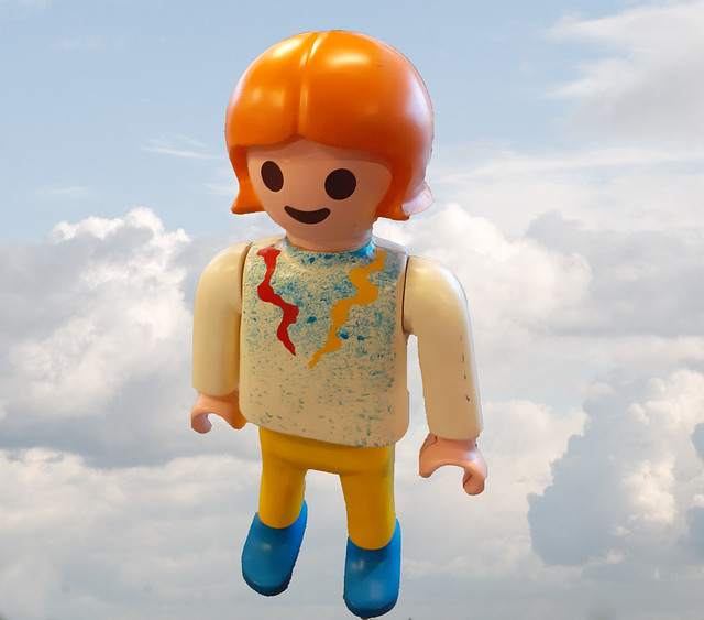 Playmobil. Playmobil is used worldwide. Especially for children aged 4-12. ( Fantasy : background clouds). Playmobil . Wereldwijd wordt playmobil gebruikt. Vooral voor kinderen van 4-12 jaar. ( Fantasie : achtergrond ).