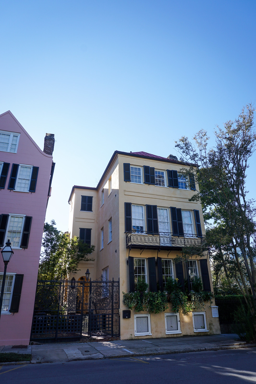 one of the colorful house to see and Must Do in Charleston