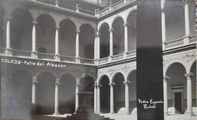Patio del Alcázar. Postal de Pedro Esperón