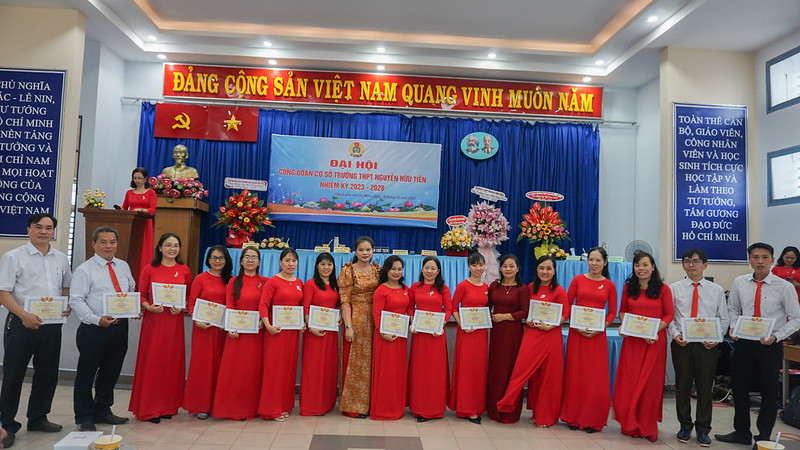 Đại hội Công đoàn cơ sở trường THPT Nguyễn Hữu Tiến