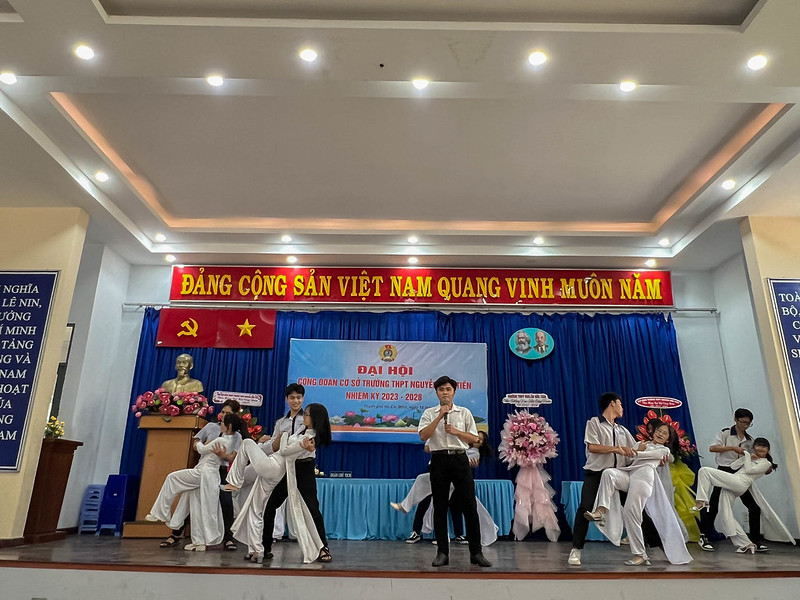 Đại hội Công đoàn cơ sở trường THPT Nguyễn Hữu Tiến